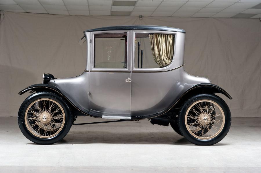  Milburn Electric Model 27L Light Brougham 1922 года  (фото 11 из 18)